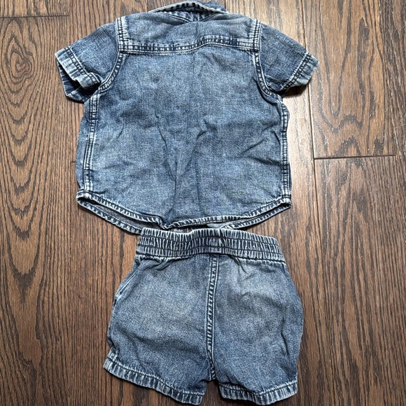 Baby Gap Denim and Cotton Outfits - Picture 4 of 7